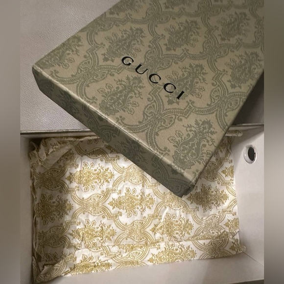 Gucci Green Shoebox Gift Box - Picture 2 of 4